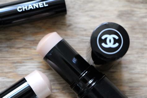 chanel glow stick baume transparent.